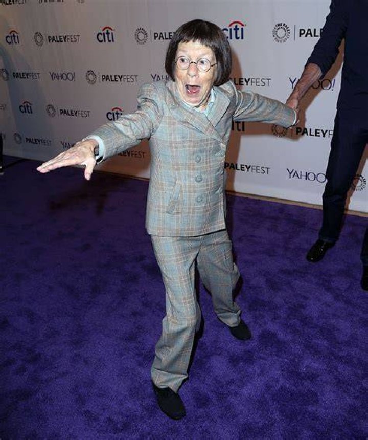 20 faits sur Linda Hunt qui joue l'insaisissable Hetty du NCIS