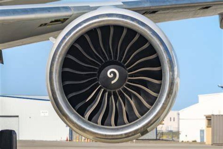 Aktuell Effektiv Sobriquette mechanic sucked into jet engine Frühstück