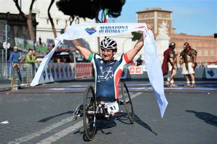 Alex Zanardi Wins Rome Marathon, Sets New Record