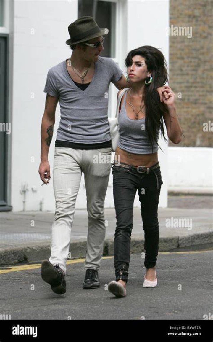 Amy Winehouse und Ehemann Blake FielderCivil verlassen Ihr Zuhause