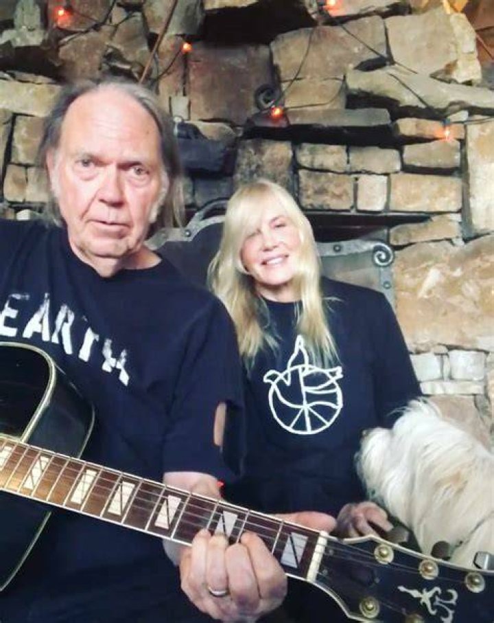 Are Neil Young and Daryl Hannah married? How this Hollywood couple kept