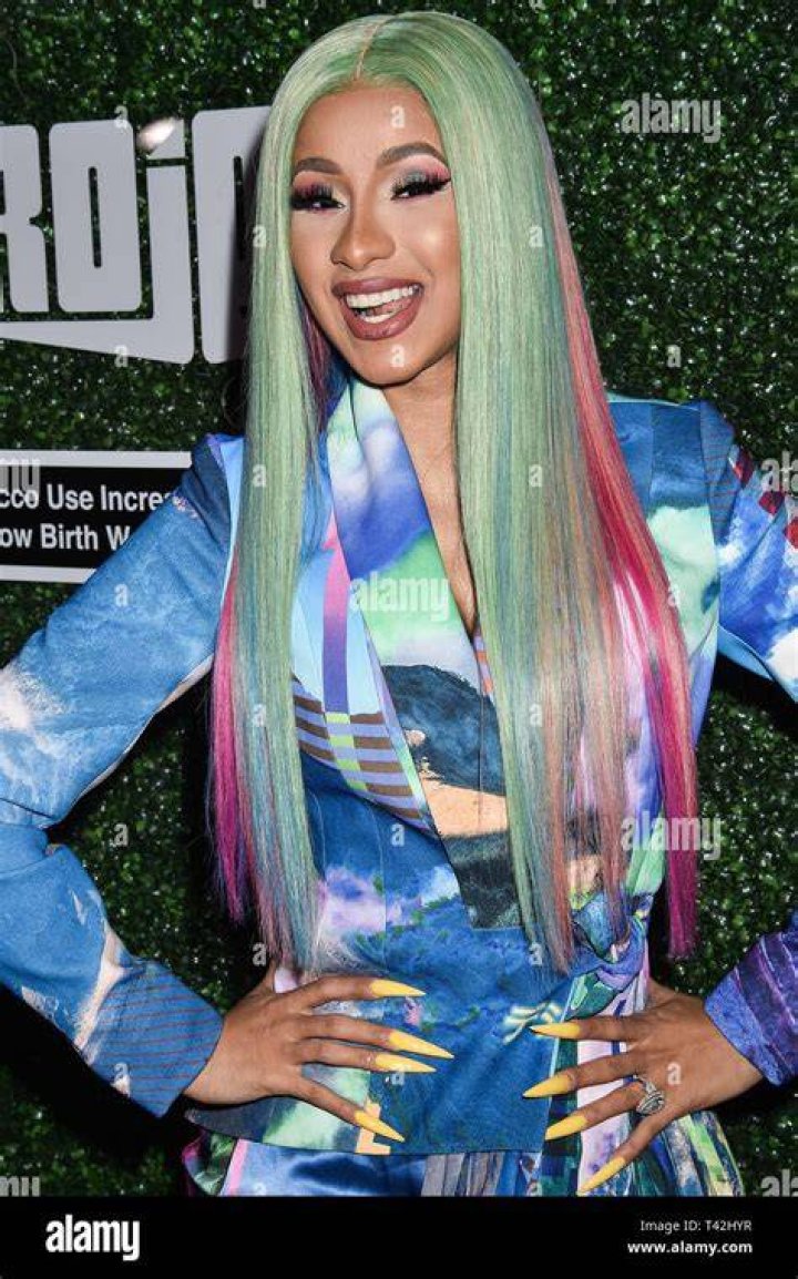 Belcalis Marlenis “Cardi B” Almanzar (1992 ) •