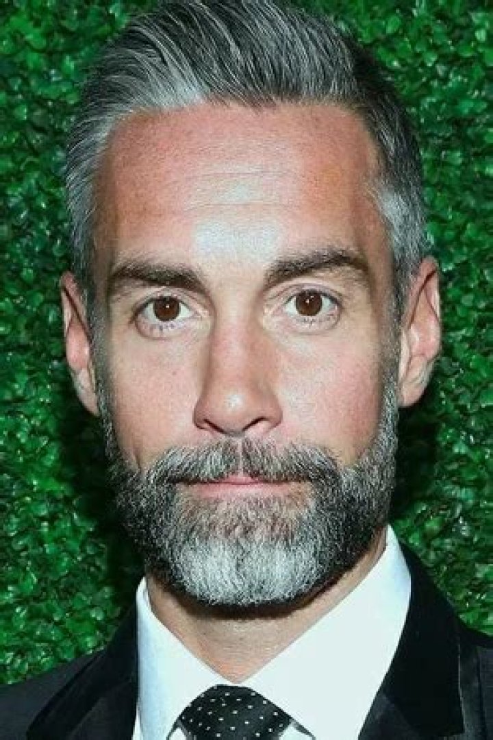 Biographie De Lacteur Jay Harrington Sa Valeur Nette Sa Femme Son Images