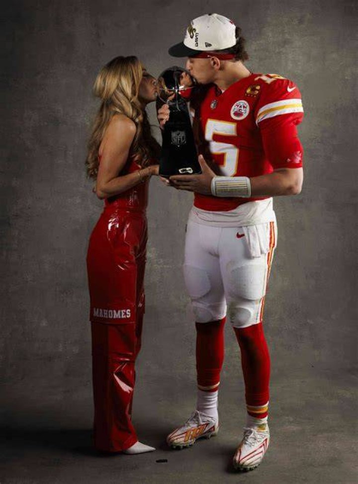Brittany Mahomes shares sparkling Vegas outfit on Instagram Noti Group