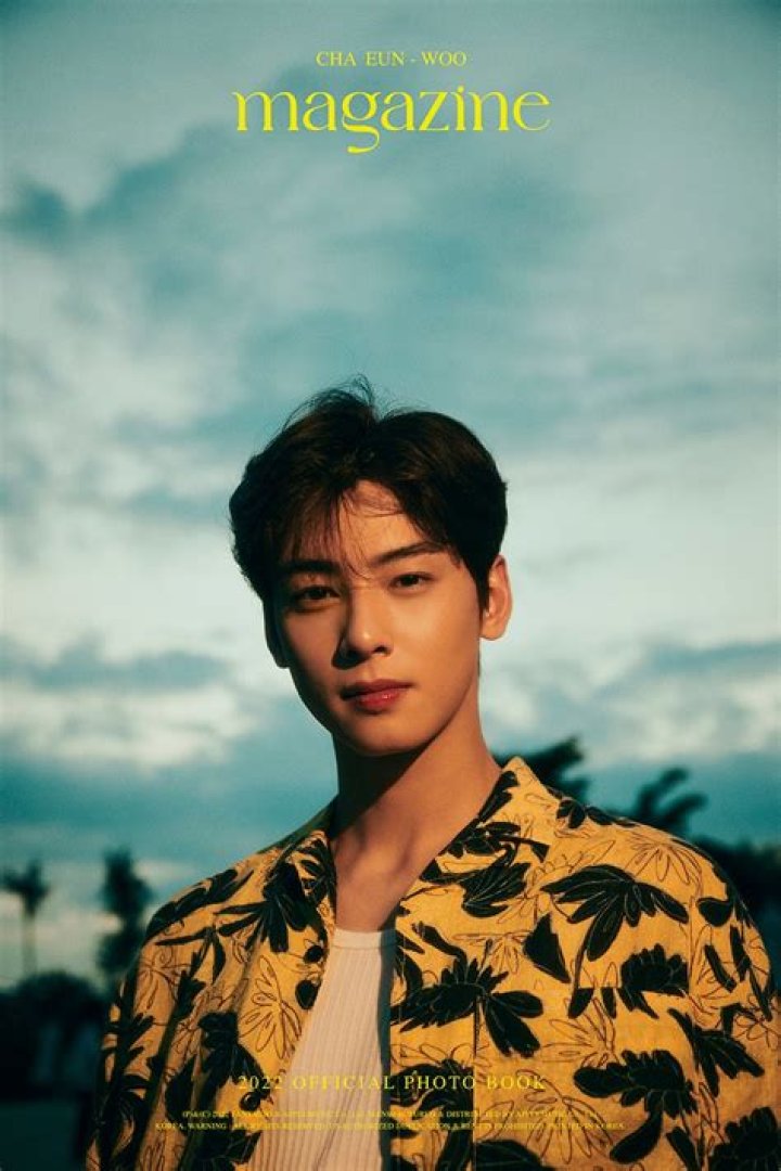 Cha Eun Woo Magazine Photobook 2022 en 2023 Idols coreanos