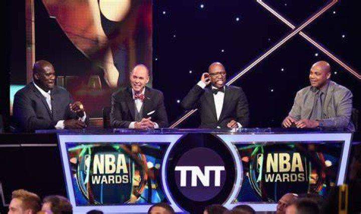 Charles, Shaq & Kenny Surprise Ernie Johnson At Hall Of Fame