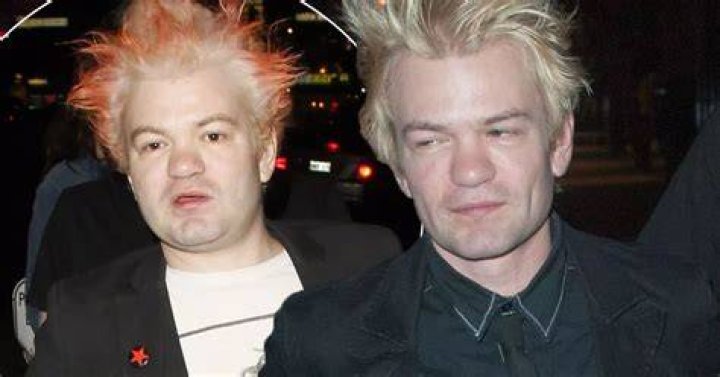 Deryck Whibley Sum 41 frontman still relearning to walk following