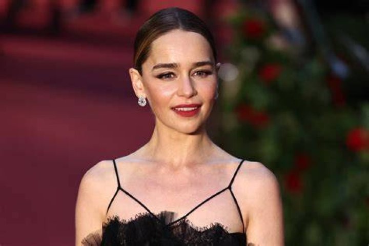 Emilia Clarke Famous Nipple