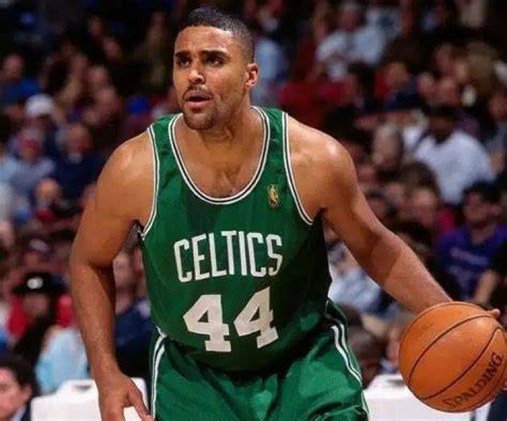 Former NBA Champion, Rick Fox&rsquo;s life, career, and relationships. Know