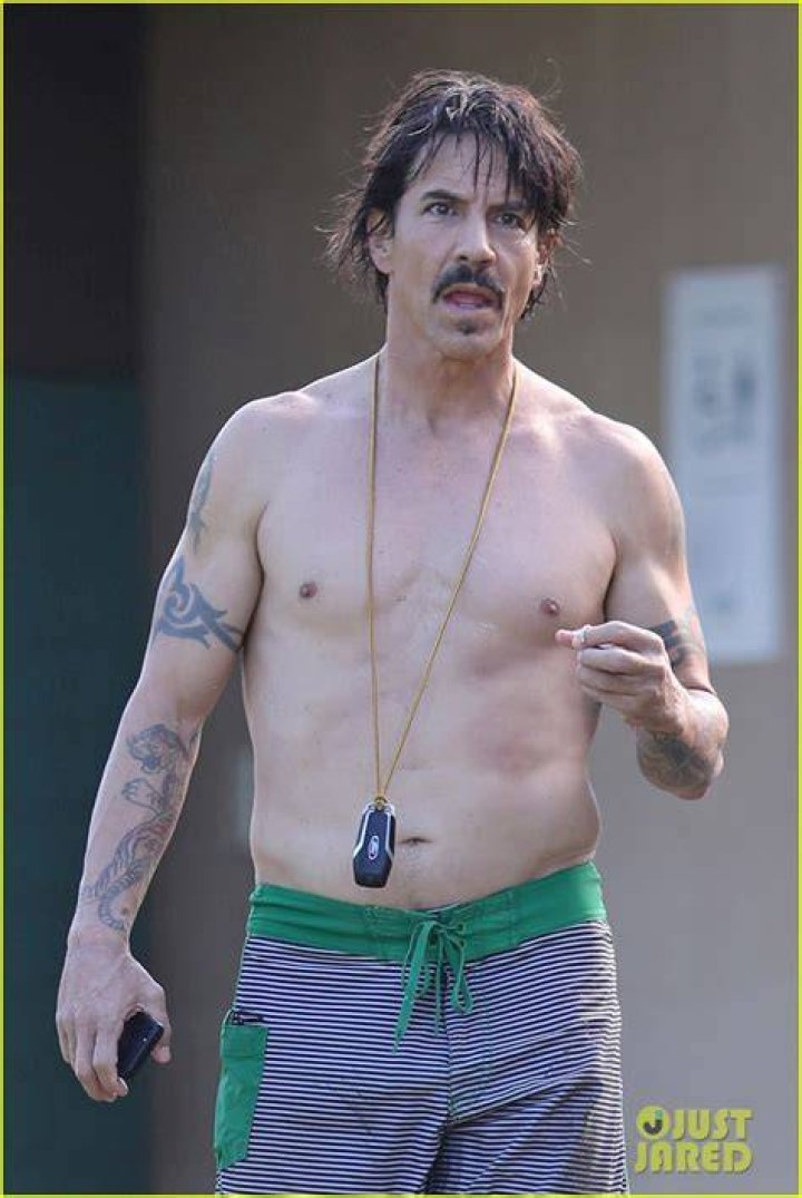 Is Anthony Kiedis Gay? Debunking Gay Allegations and His Colorful Love