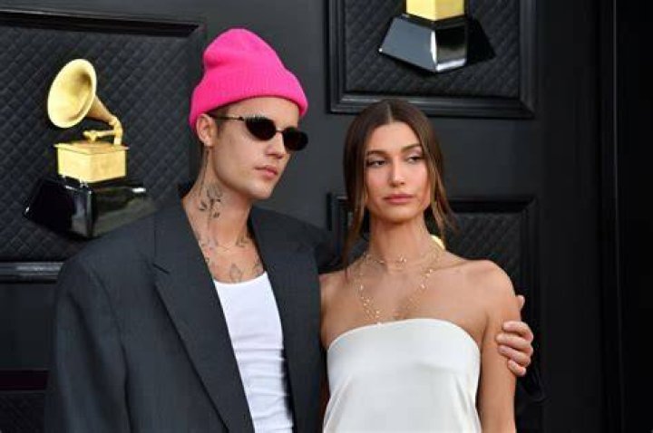 Istri Justin Bieber, 10 Potret Masa Kecil Hailey Baldwin Bikin Gemas