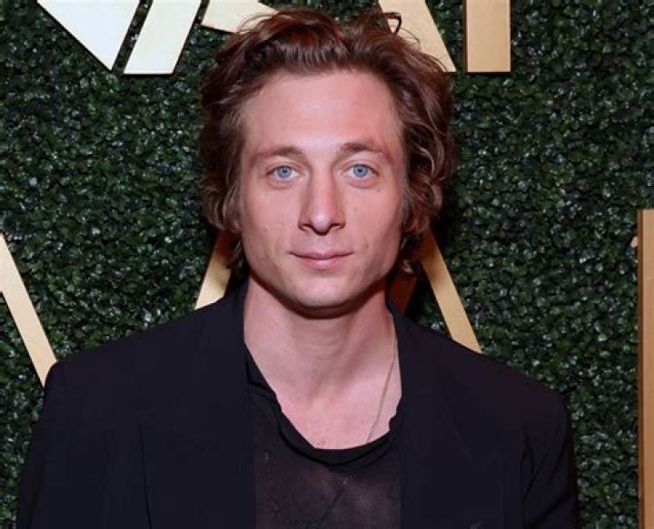 Jeremy Allen White Net Worth, Measurements, Height, Age, Weight