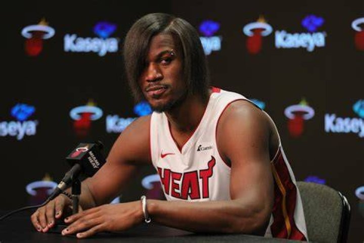 Jimmy Butler stuns with new look at Heat media day [Video]