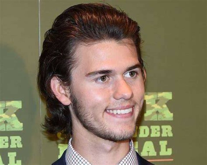 John Luke Robertson Net Worth What does John Luke Robertson do for a