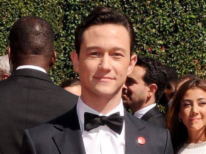 Joseph GordonLevitt married to his girlfriend secretly at their house