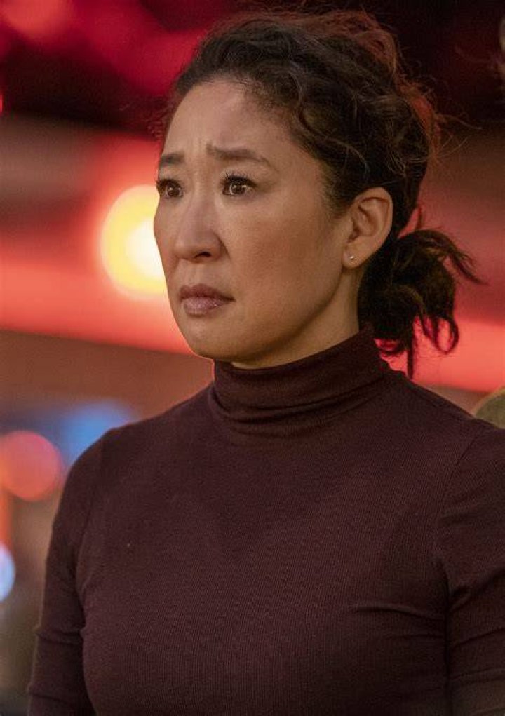 killing eve eve polastri sandra oh villanelle jodie comer 