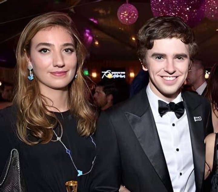 Klarissa Munz Wife Of Freddie Highmore Age, Family, Career