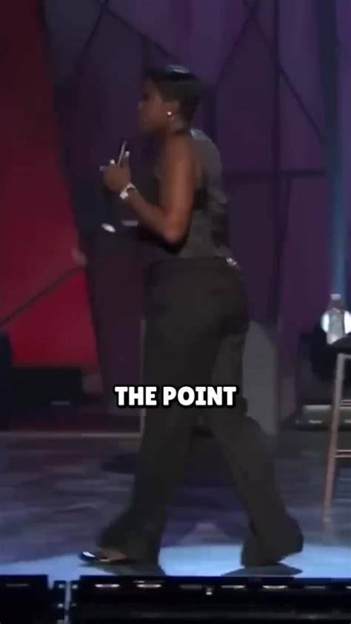 Leslie Jones gives the finger to her haters at 2016 Emmy Awards and
