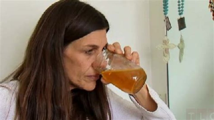 My Strange Addiction Drinking urine obsession and unusual shower mistake