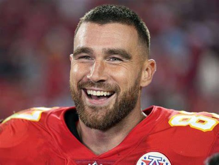 NFL Star Travis Kelce Keeps His Political Views to Himself