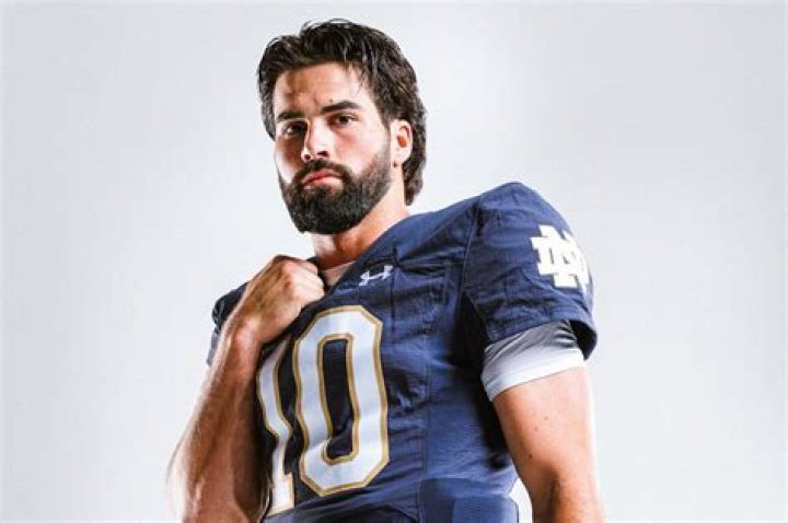 Notre Dame&rsquo;s Sam Hartman Named To Davey O&rsquo;Brien Watch List