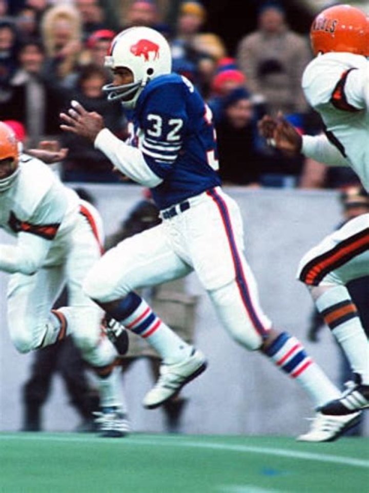 OJ Simpson with the Bills in 1979 nflfootballscores Football, Nfl