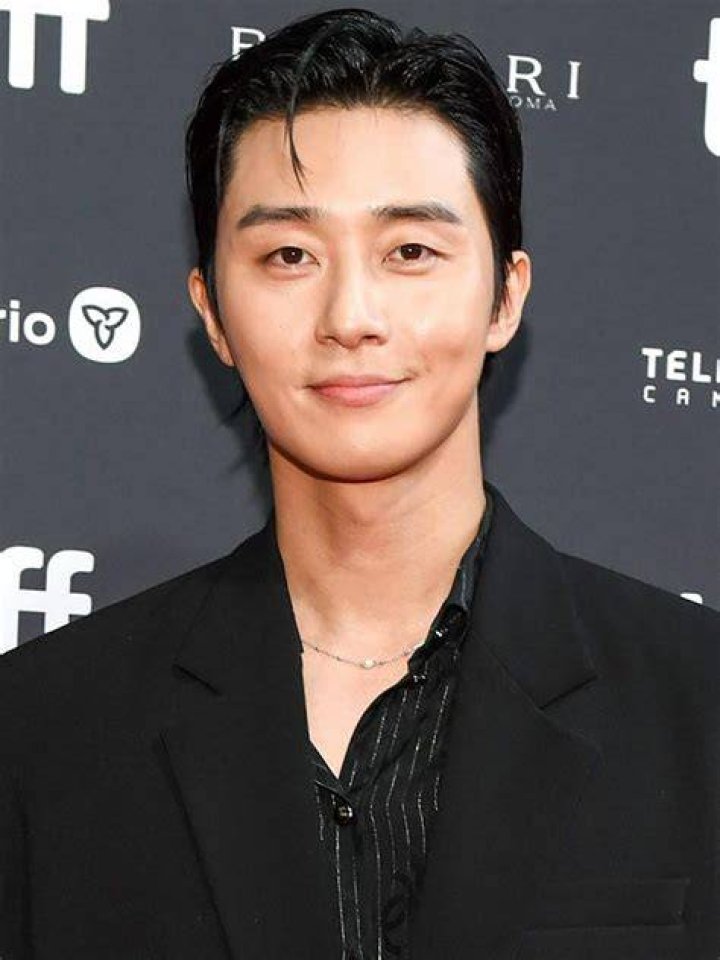 Park Seo Joon age is 32