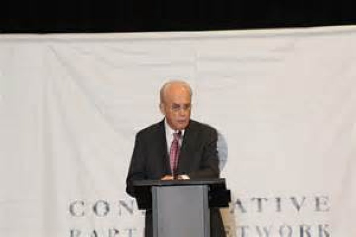 Pastor John MacArthur says Southern Baptist preacher Beth Moore should
