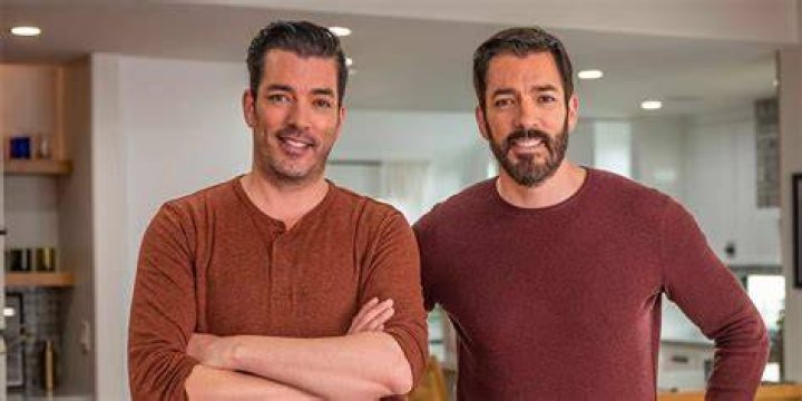 Property Brothers ' Jonathan & Drew Scott Celebrate Turning 40 'Does