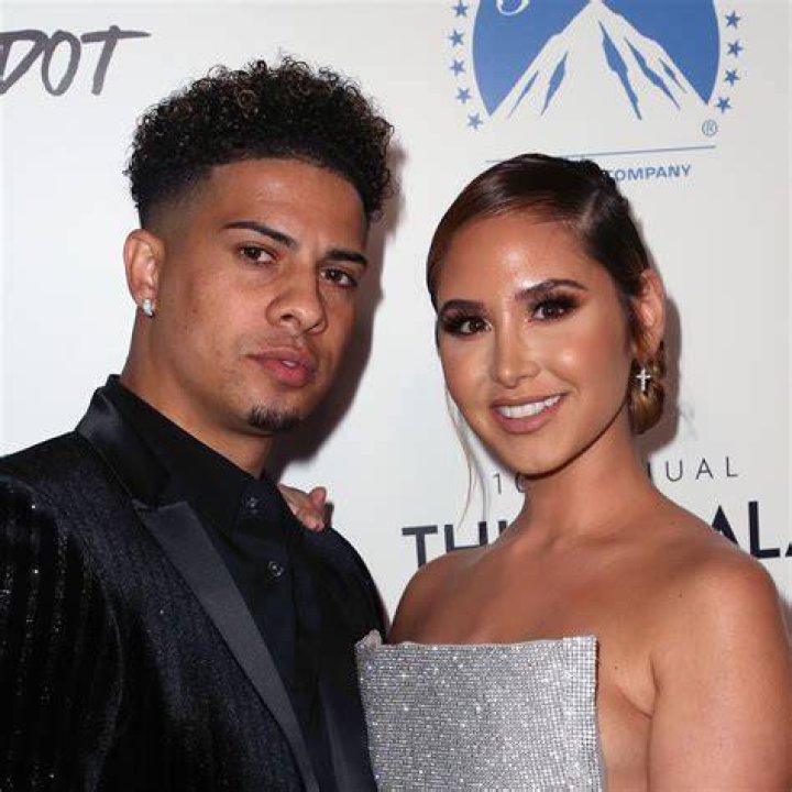 &radic; Austin Mcbroom Mother Xwexzlenri6yzm / His mother works at the