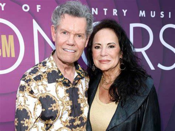 Randy Travis and Mary Davis are married LA Times