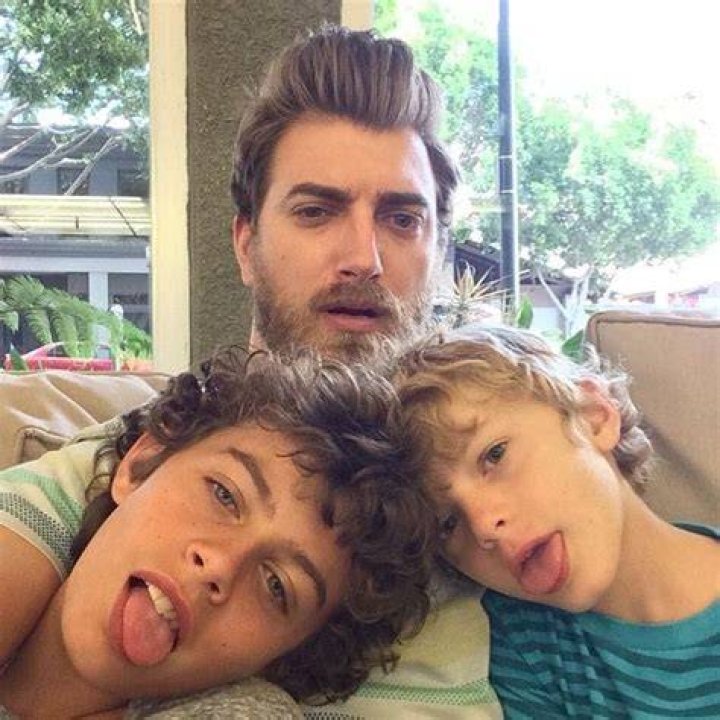 Rhett and Link, their kids and Daniel Radcliffe in YouTube space L.A