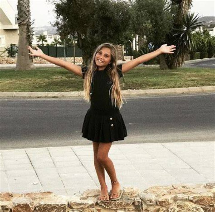 Rosie McClelland Style, Clothes, Outfits and Fashion &bull; CelebMafia