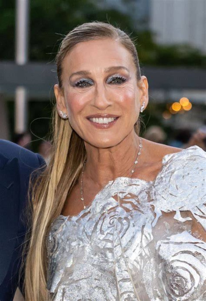 Sarah Jessica Parker and Renée Zellweger catch up at party but are