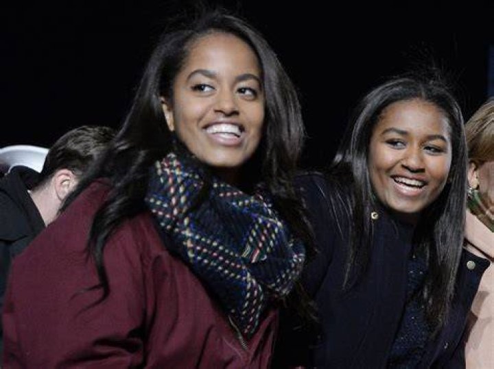 Sasha & Malia Obama in UltraRare Photo Together