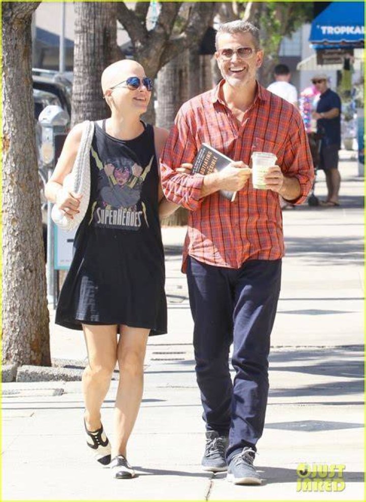 Selma Blair with boyfriend David Lyons Out for a coffee in LA05
