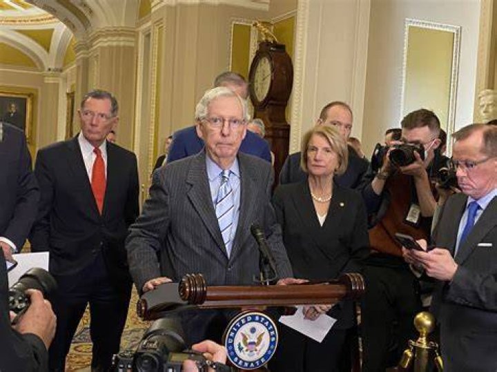 Senate GOP leader Mitch McConnell appears to freeze up again, this time