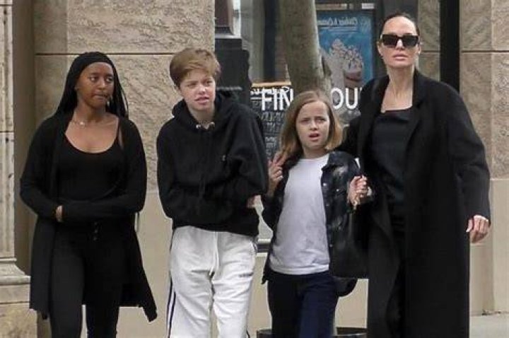 Shiloh, el hijo trans de Angelina Jolie y Brad Pitt, habría comenzado