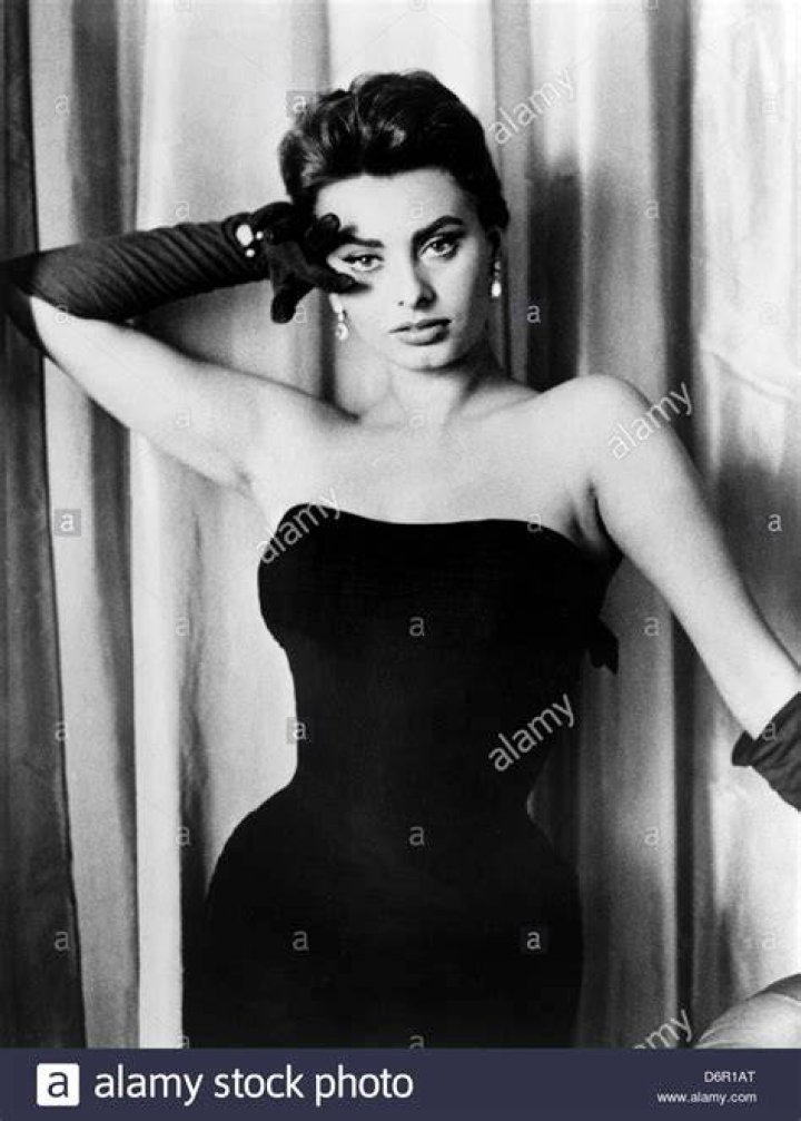 Sophia Loren by unknown photographer, 1957 Sophia loren, Sophia loren
