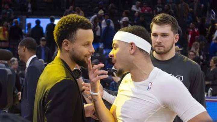 Steph Curry Reacts To Seth Curry FourYear Deal 32 Million Deal with