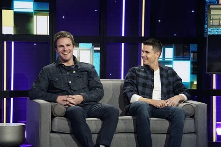 Stephen & Little Brother Robbie amell, Stephen amell, Amell brothers