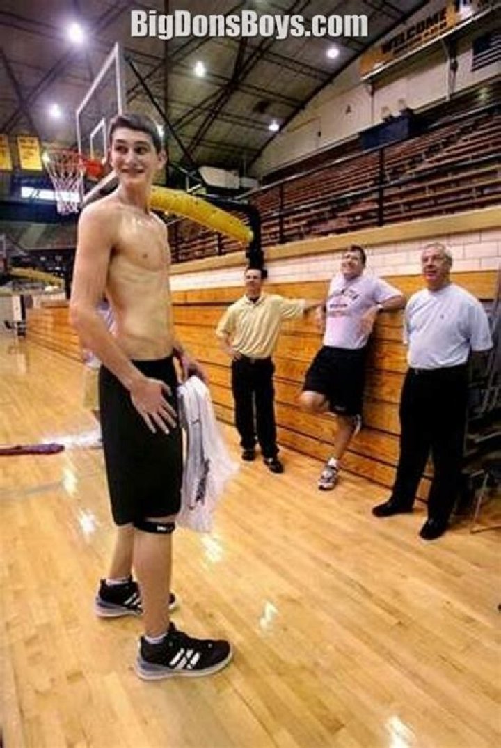 Tall Sexy Basketballers Page 17
