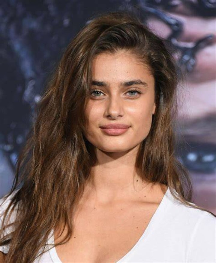 TAYLOR HILL at Venom Premiere in Los Angeles 10/01/2018 HawtCelebs