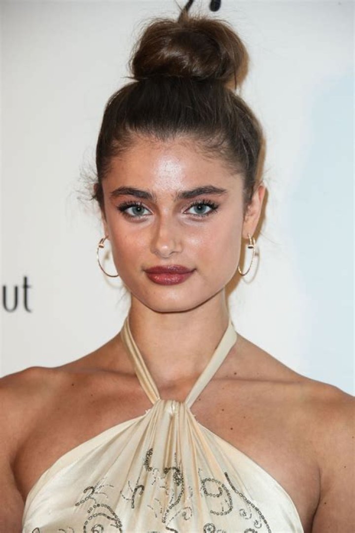 Taylor Hill The Daily Front Row's Third Annual Fashion Media Awards