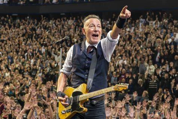 What happened to Bruce Springsteen first wife?