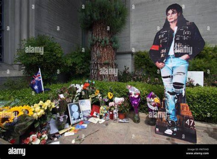 Where is Michael Jackson buried? The US Sun