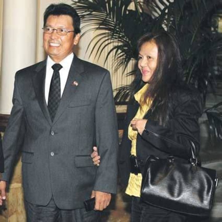 Who Is The Wife Of Politician Lito Lapid?