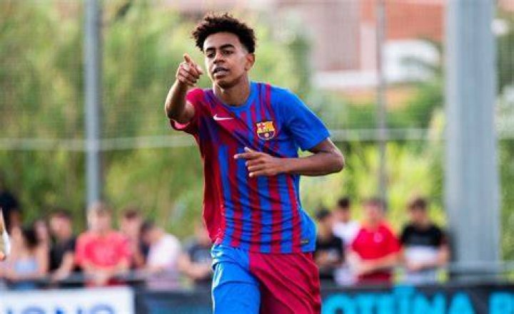 Xavi vil udtage 15årige Lamine Yamal til pokalkamp Nyheder