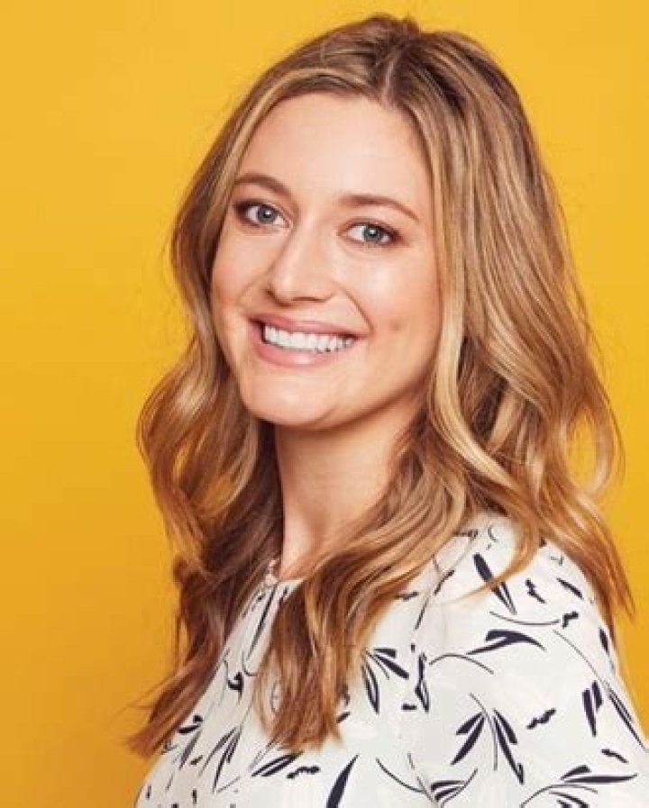 Zoe Perry Net Worth, Measurements, Height, Age, Weight